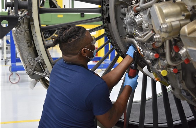 Dlaczego LOT czekał z decyzją flotową?