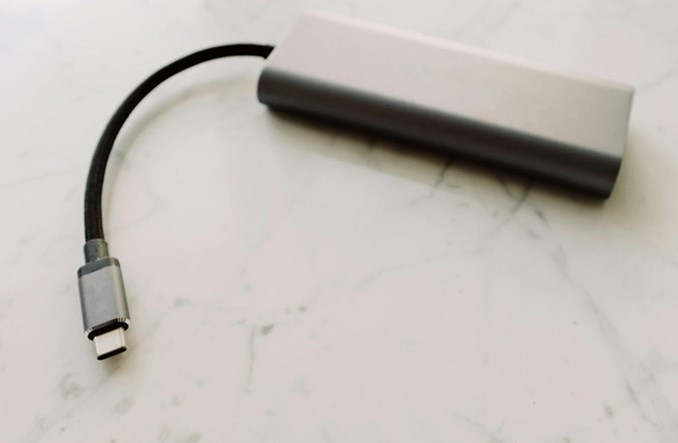 Jak działa ładowanie solarne w powerbankach?