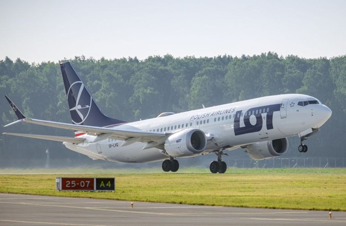 LOT zawiesza rejsy z Radomia do Rzymu
