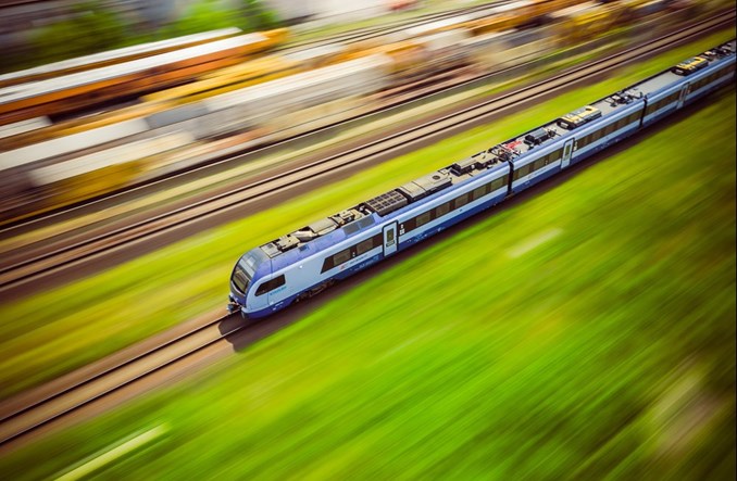 Wrocław: 40 dni bez lotów. Do stolicy i Krakowa najlepiej pociągiem