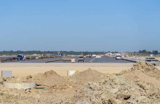 Wrocław: 40 dni bez lotów. Kolejny etap rozbudowy portu