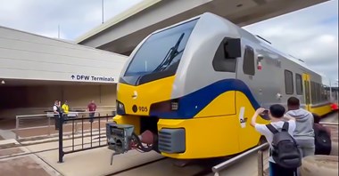 DART: Silver Line łączy kolejowo siedem miast z lotniskiem DFW DART: Silver Line łączy kolejowo siedem miast z lotniskiem DFW