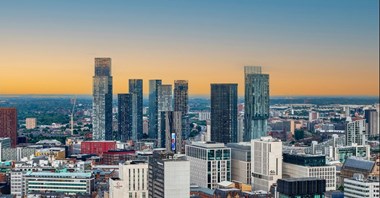 LOT ze slotami w Manchesterze 