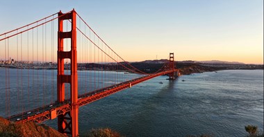 LOT. Sezonowy popyt na San Francisco