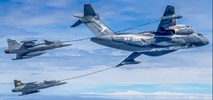 Embraer KC-390 zatankował Gripena E