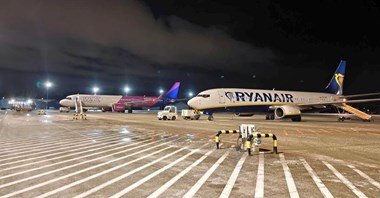 Trzy samoloty wylądowały w Łodzi, zamiast w Modlinie