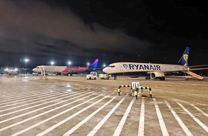 Trzy samoloty wylądowały w Łodzi, zamiast w Modlinie