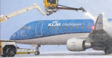Zimowy chaos na lotnisku Schiphol. Ponad 3,2 tys. odwołanych lotów