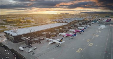 IATA: Listopad 2025 dobry dla pasażerów i przewoźników. Problemem dostawy