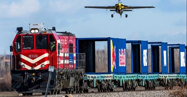 Lądowanie samolotu na pociągu w Turcji 