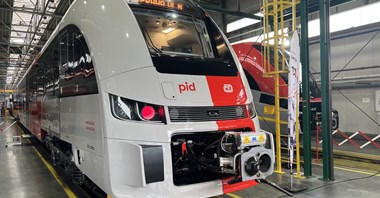 PESA pokazuje setny pojazd dla Kolei Czeskich