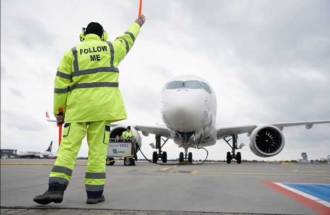 Poznań: Lotnisko wdraża ciszę nocną, 4 godziny bez startów i lądowań!