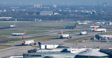 IATA: Sloty kluczowe dla przetrwania przewoźników w czasie wojen i kryzysów 