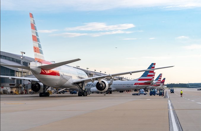 American Airlines niechętne fuzji z United Airlines