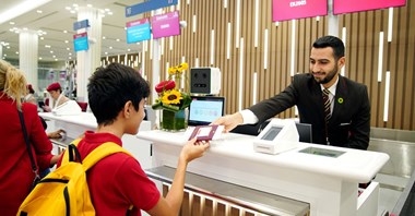 Emirates pomagają w podróży osobom w spektrum autyzmu 