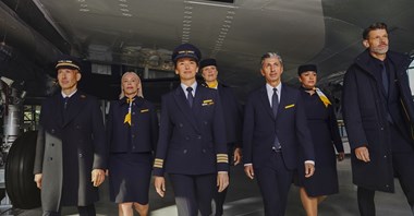 Lufthansa: Nowe mundury od BOSS na 100-lecie linii (zdjęcia)