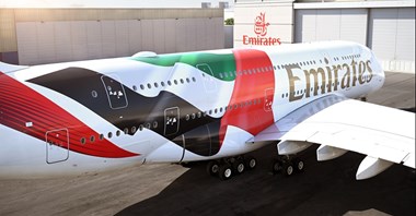 Emirates prezentują nowe malowanie flagi ZEA na Airbusie A380 