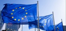 Bruksela rozważa rozszerzenie opłat emisyjnych na loty poza UE