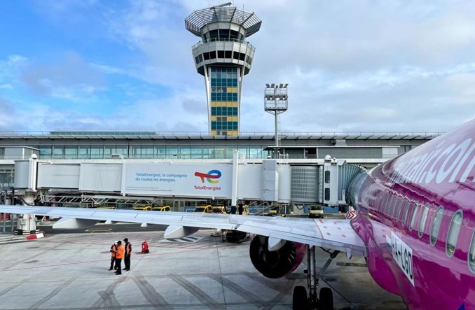 Paryż: Kwiecień na minusie w portach CDG i Orly