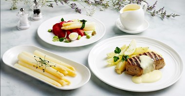 Emirates z wiosennym menu na trasach z i do Polski