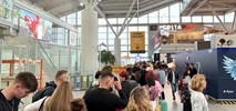 Lotnisko Chopina. Tłum na lotnisku, a fast track drożeje
