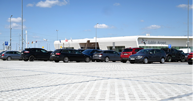 Lublin: Więcej miejsca do parkowania przed lotniskiem