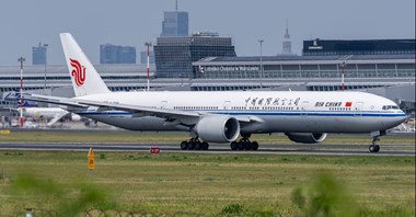 Boeing B777-300ER Air China lata już z Warszawy