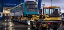 Nowe pociągi metra dotarły do Sydney. Dojadą na lotnisko
