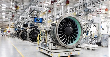 Ponad 900 silników zamówionych w Farnborough. Pratt & Whitney wygrywa, a IndiGo szykuje rekord dla CFM