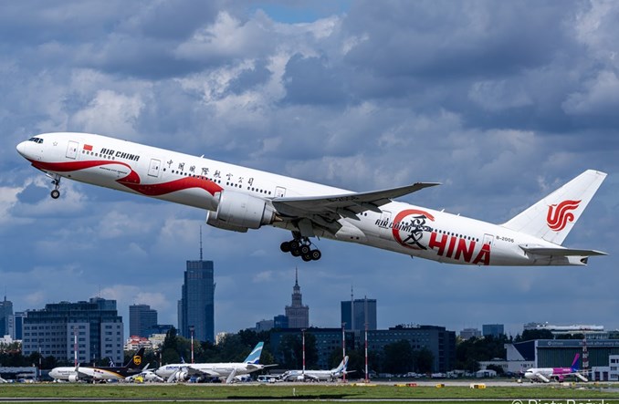 Warszawa. Boeing B777-300ER Air China do końca sezonu letniego