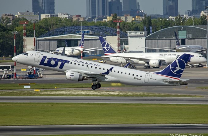 LOT: Mniej lotów zimą do Aten, Belgradu, Bolonii i Zagrzebia  