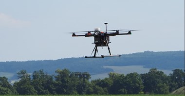 Honeywell Aerospace z anteną satelitarną do lotów dronów poza zasięgiem wzroku operatora