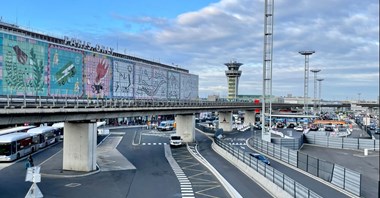 Paryż: Lipiec na plusie z ponad 10 mln pasażerów na lotniskach Orly i CDG