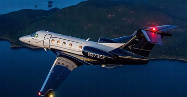 Embraer Phenom 300EV z potrójną certyfikacją. To pierwszy lekki odrzutowiec z Emergency Autoland