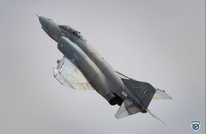 Katastrofa greckiego F-4 Phantom podczas Athens Flying Week. Zginęli dwaj piloci