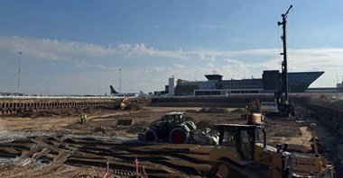Kraków: Start palowania pod główną konstrukcję terminala T6