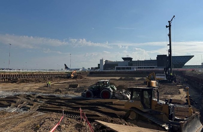 Kraków: Start palowania pod główną konstrukcję terminala T6