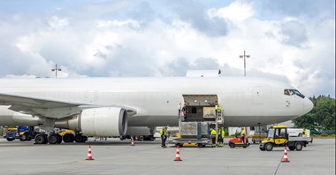 Infrastruktura, historia, przepisy. Co hamuje lotnicze cargo w Polsce? 