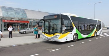 Modlin: Brak ulg w autobusach Kolei Mazowieckich. „To oferta specjalna” 