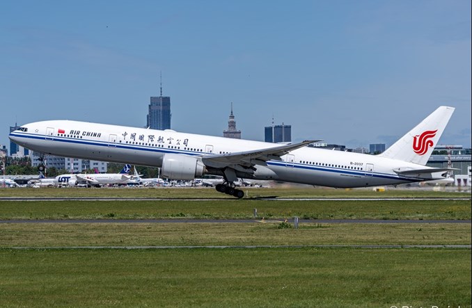 Warszawa. B777-300ER Air China także w sezonie zimowym