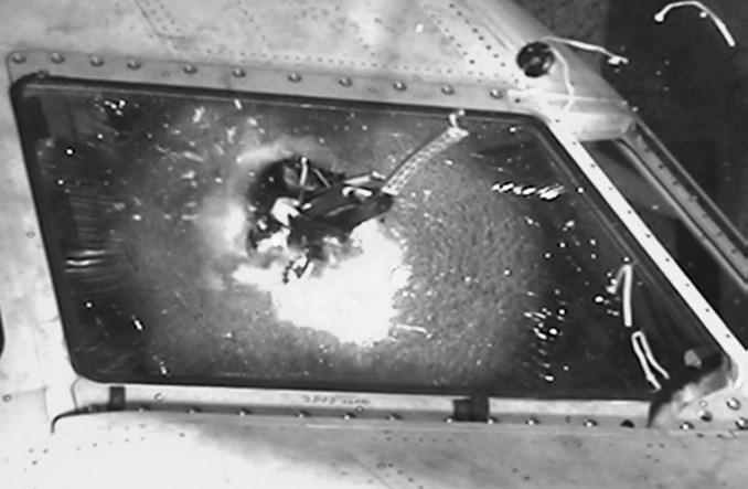 Brytyjczycy alarmują: Dron może zniszczyć duży pasażerski samolot