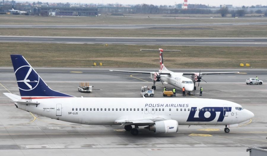 Kolejowe związki popierają strajk w LOT Kolejowe związki popierają strajk w LOT
