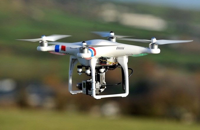 Hiszpanie używają dronów do walki z piratami drogowymi