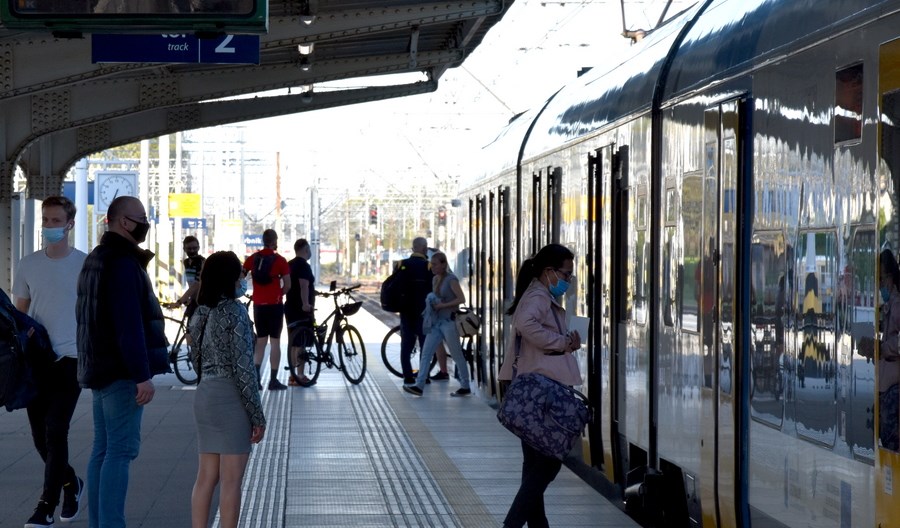 Luzowanie obostrzeń. 75% pojemności w transporcie publicznym Luzowanie obostrzeń. 75% pojemności w transporcie publicznym