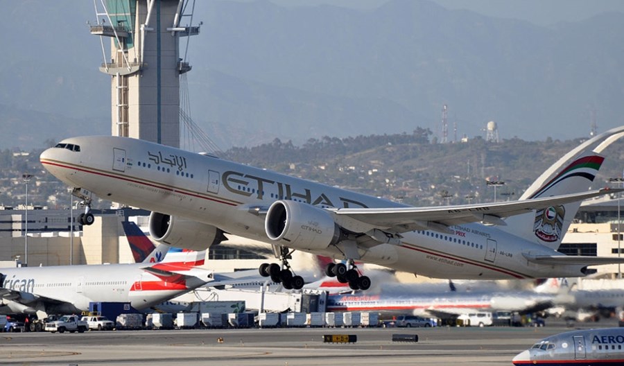 Rejs Etihad z pomocą dla Palestyny doleciał do Izraela z Abu Zabi Rejs Etihad z pomocą dla Palestyny doleciał do Izraela z Abu Zabi