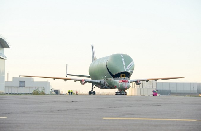 Pierwszy frachtowiec BelugaXL opuścił linię fabryczną (ZDJĘCIA) Pierwszy frachtowiec BelugaXL opuścił linię fabryczną (ZDJĘCIA)