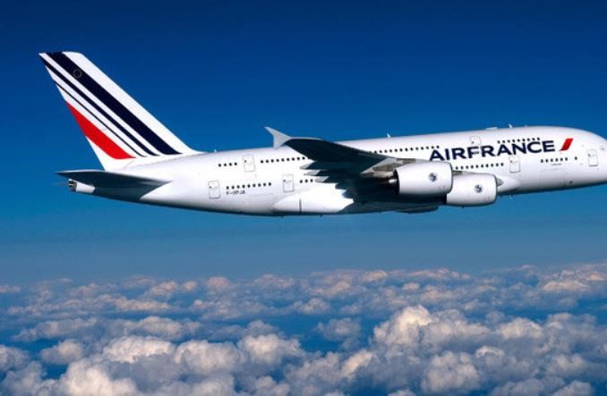 Prezes Air France rezygnuje, akcje linii spadają. Związkowcy nie ustępują