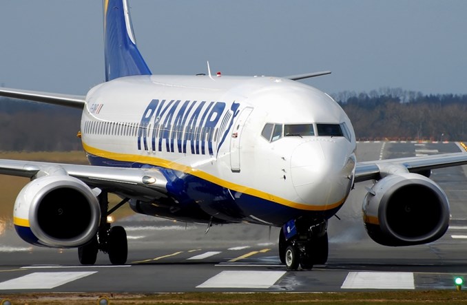 20180926142330RyanairB737PiotrBozyk10.jp