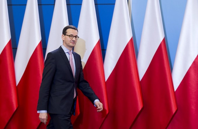 Polska przywraca granice. Lotnicze i kolejowe połączenia międzynarodowe wstrzymane Polska przywraca granice. Lotnicze i kolejowe połączenia międzynarodowe wstrzymane
