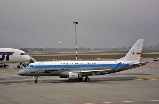 Embraer 175 rusza w pierwszy rejs w malowaniu retro (ZDJĘCIA) Embraer 175 rusza w pierwszy rejs w malowaniu retro (ZDJĘCIA)